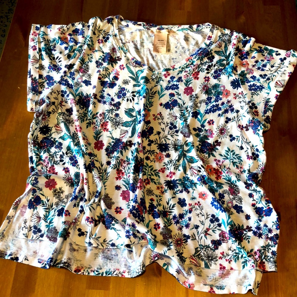 Spring or summer airy floral V neck cotton Tee